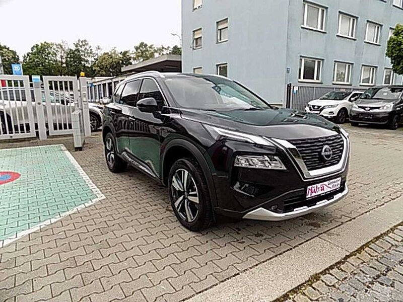 Nissan X-Trail Tekna VC-T Mild Hybrid 1.5 2WD Bose Glasdach