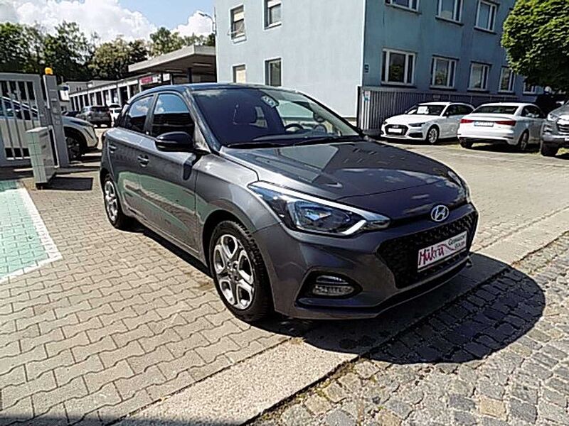 Hyundai i20 Yes! Plus 1.0 T-GDi 100PS Allwetterreifen Klima