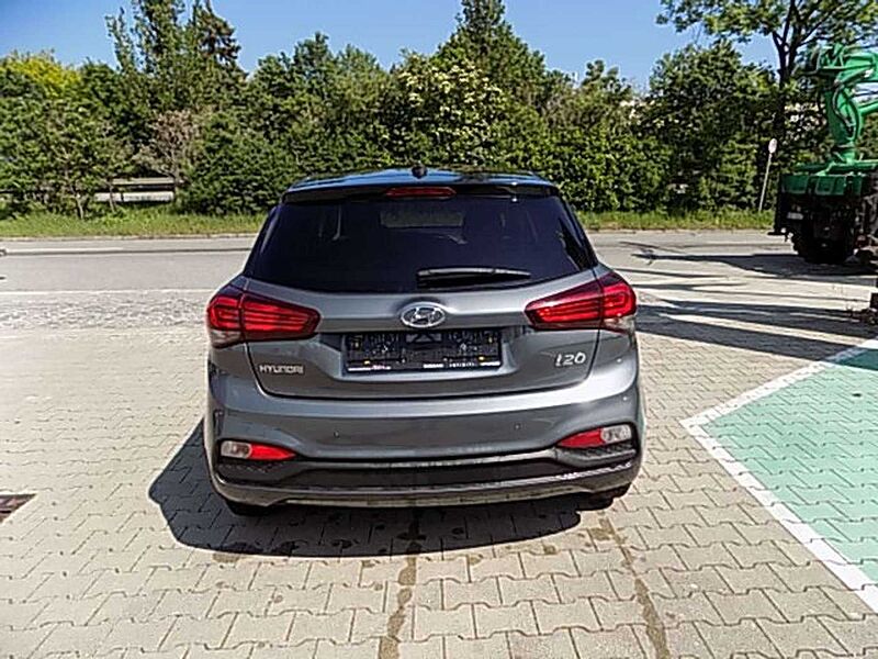 Hyundai i20 Yes! Plus 1.0 T-GDi 100PS Allwetterreifen Klima