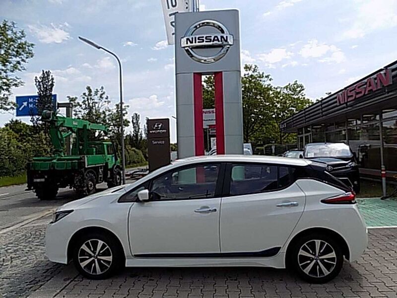 Nissan Sonstiges Nissan LEAF ZE1 MY20 Acenta 40kwH 150PS Klima