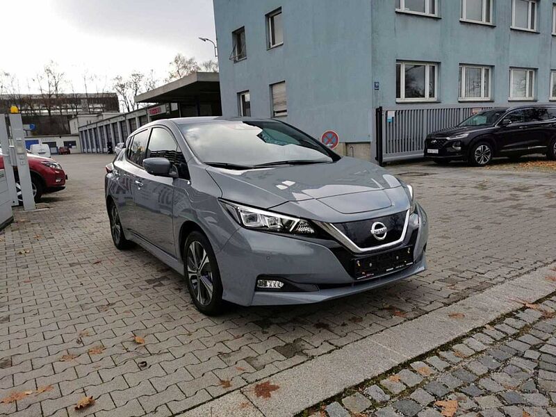 Nissan Leaf Tekna 40kwh 150PS Klima Navi Leder Einparkhilfe