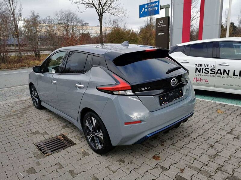 Nissan Leaf Tekna 40kwh 150PS Klima Navi Leder Einparkhilfe