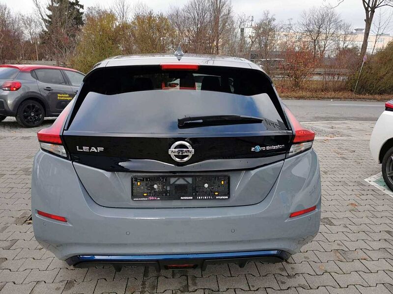 Nissan Leaf Tekna 40kwh 150PS Klima Navi Leder Einparkhilfe