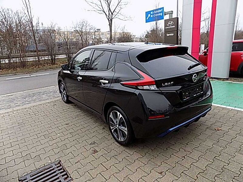 Nissan Leaf N-Connecta 40kWH 150PS LED Winterpaket Klima Navi