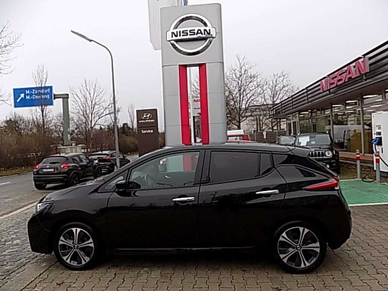 Nissan Leaf N-Connecta 40kWH 150PS LED Winterpaket Klima Navi