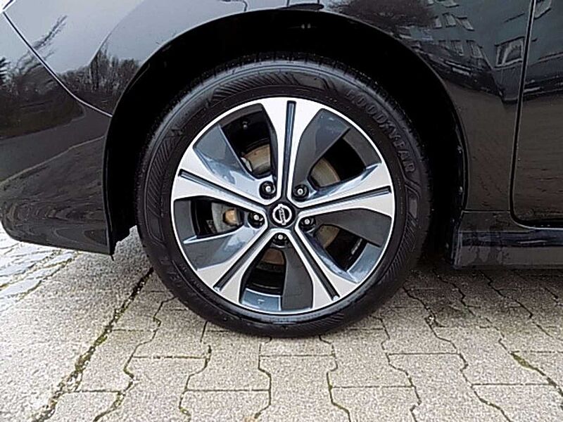 Nissan Leaf N-Connecta 40kWH 150PS LED Winterpaket Klima Navi