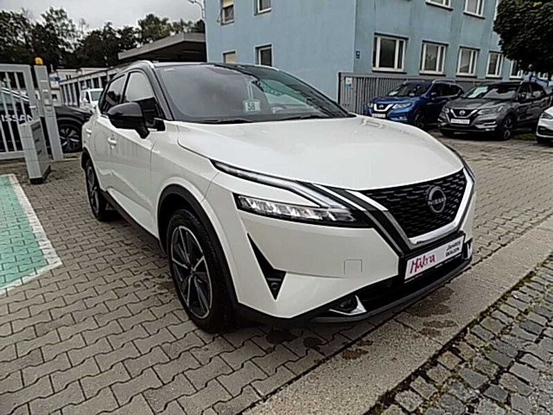 Nissan Qashqai Tekna+ 1.3 DIG-T 8-fach bereift Wartungen bis 2026