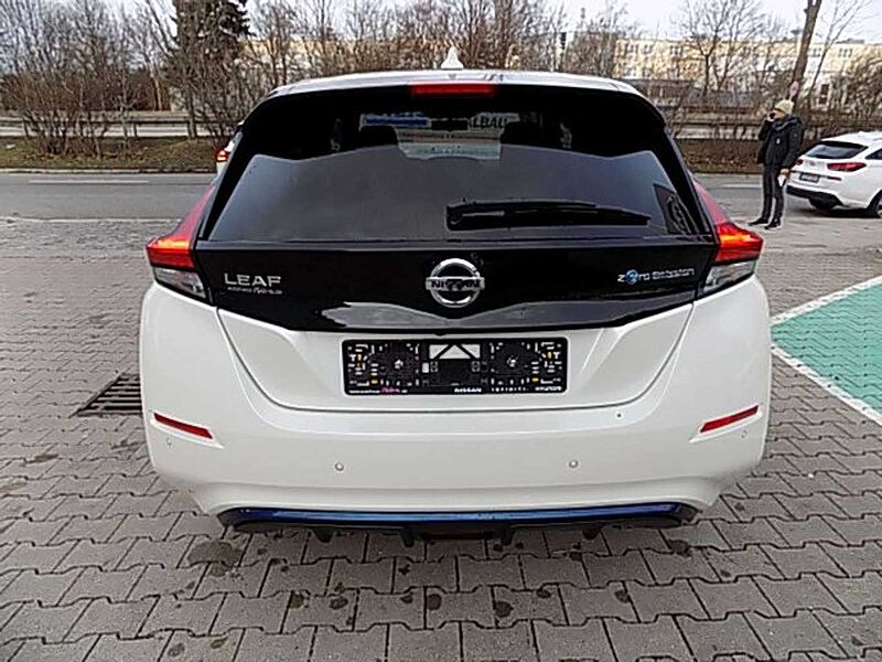 Nissan Leaf Tekna ZE1 MY21 40kWh 150PS Inkl. Wartung in Tekna